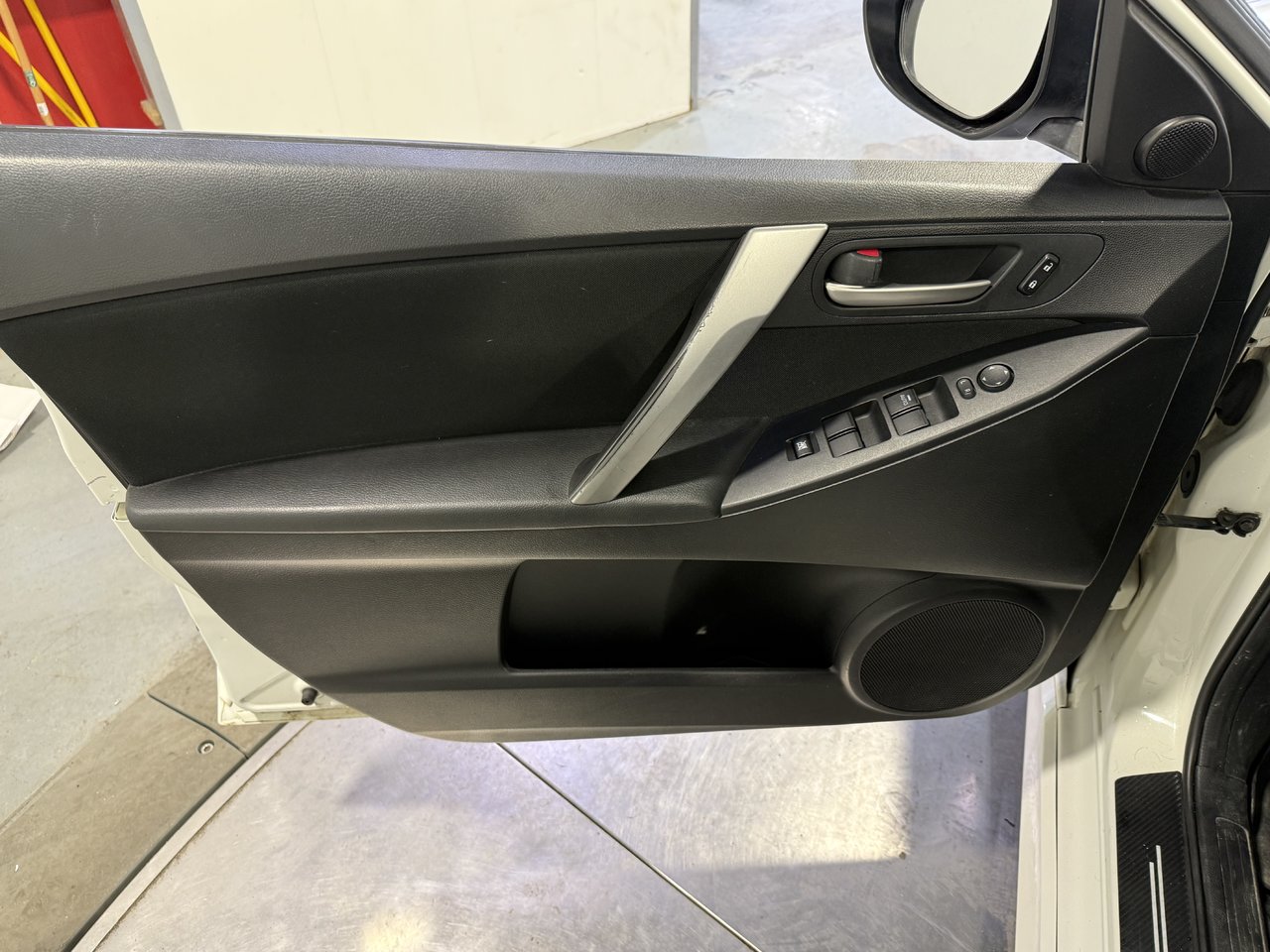 2012 Mazda 3 Sport GS SKY-10