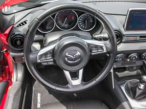 2017 Mazda MX-5 GX-16