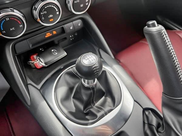 Mazda MX-5 100e anniversaire 2021-11