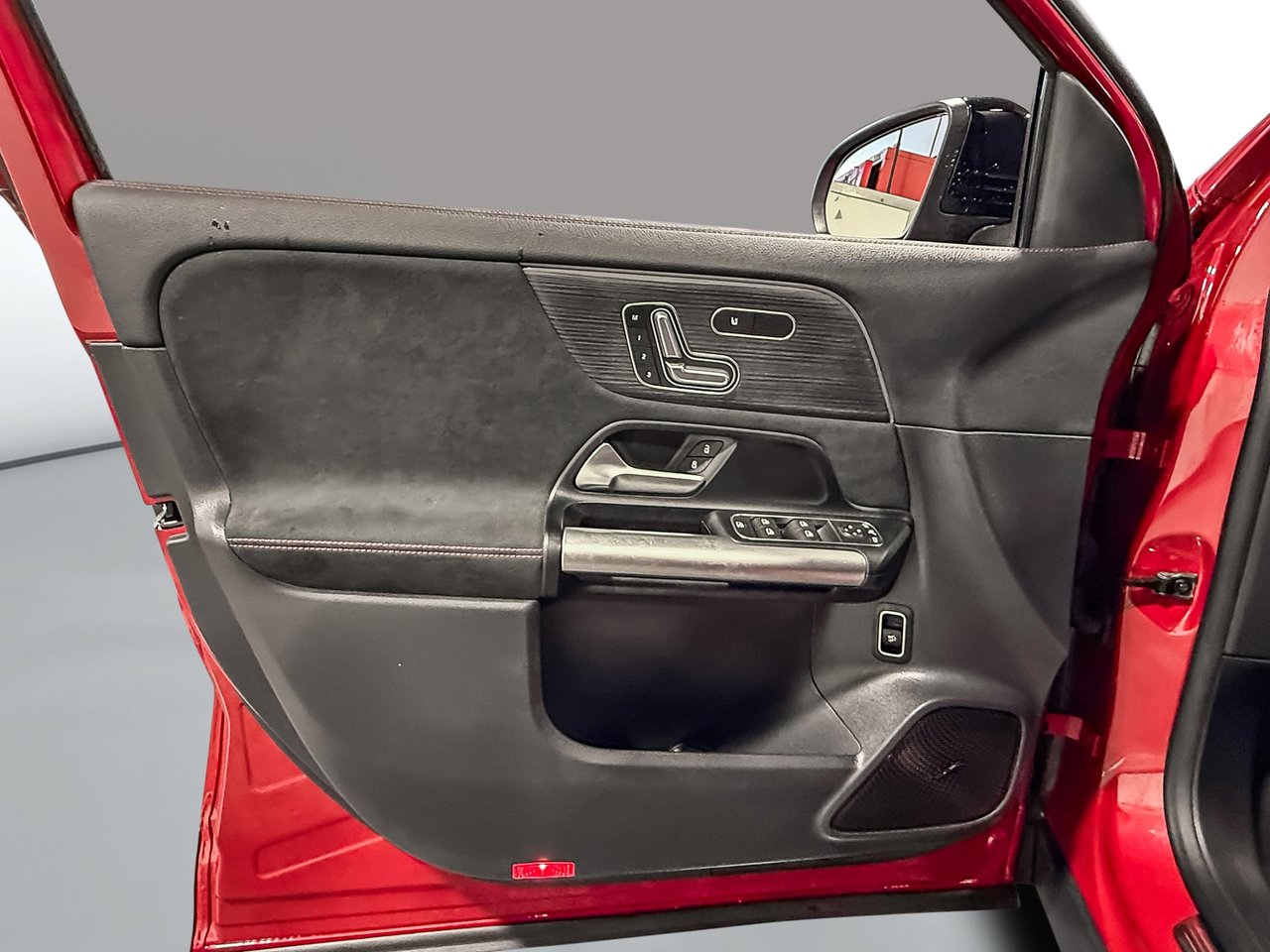 2025 Mercedes-Benz GLA 250 4MATIC-11