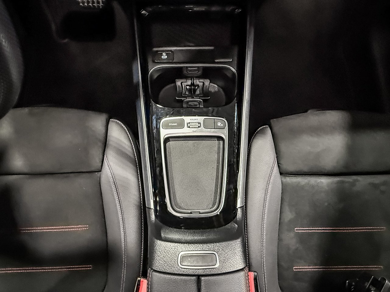 2025 Mercedes-Benz GLA 250 4MATIC-24