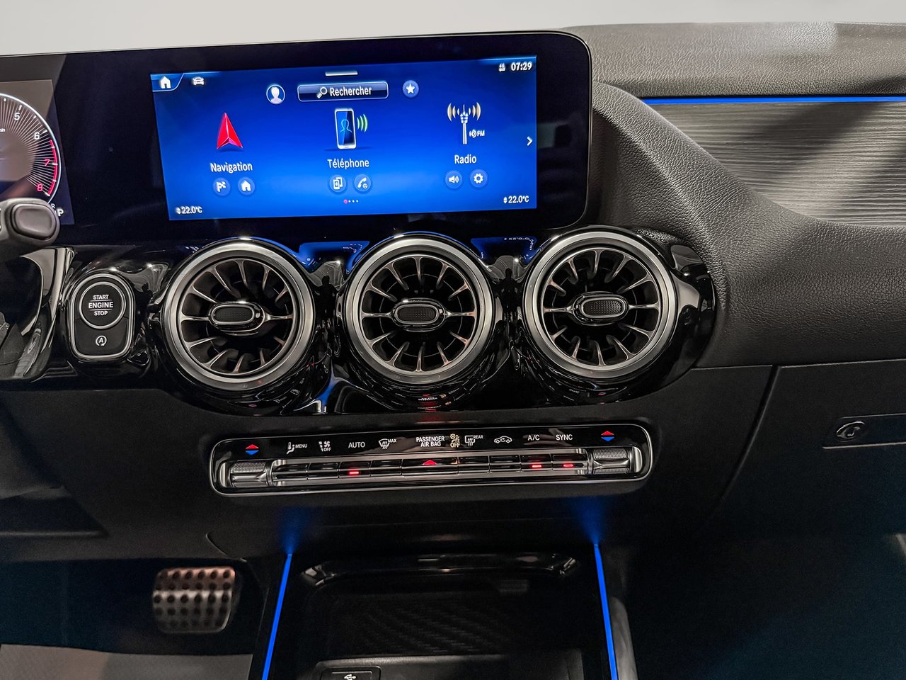 2025 Mercedes-Benz GLA 250 4MATIC-23