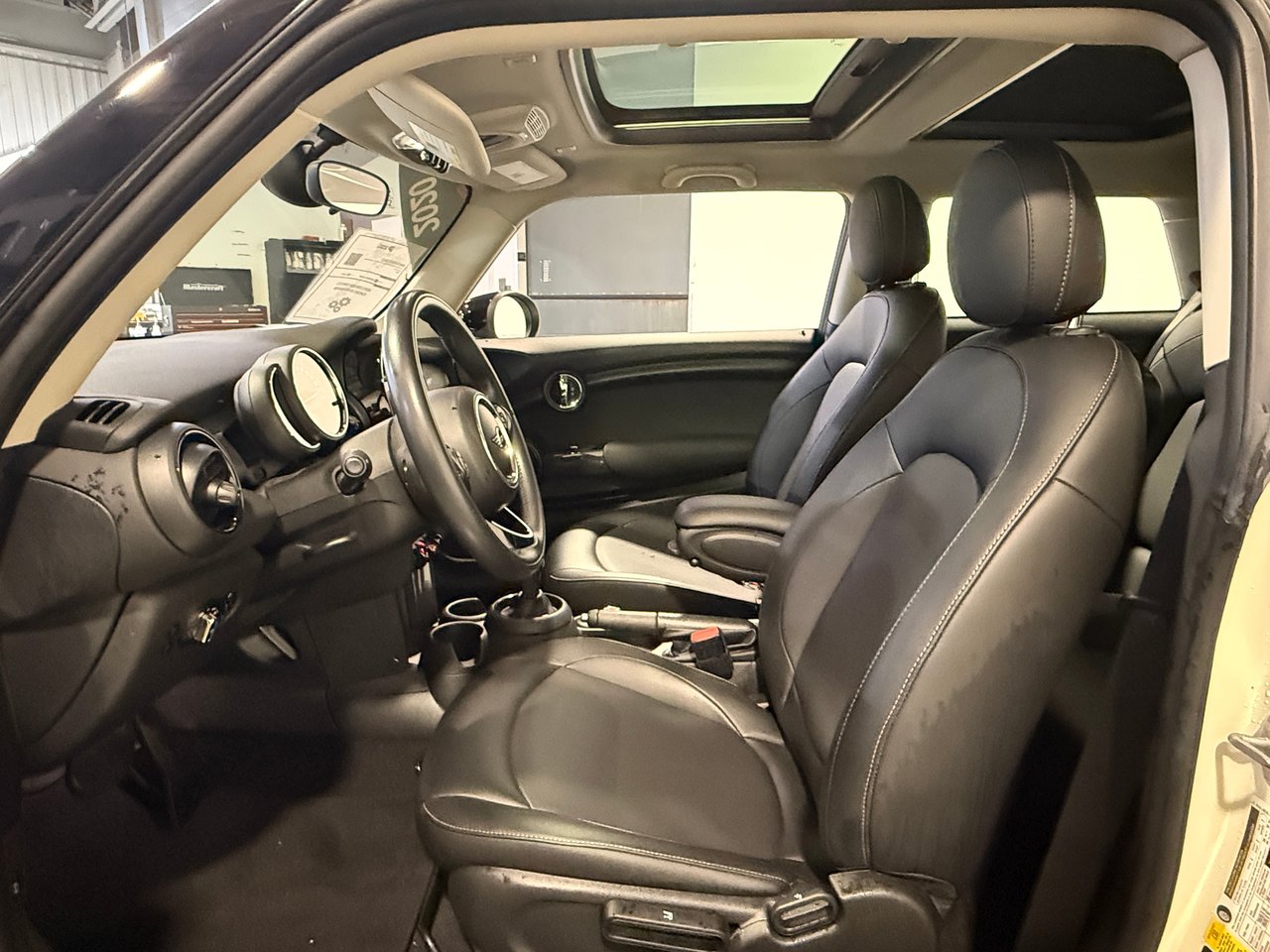 2020 MINI 3 portes Base-13