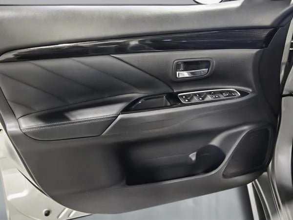 2018 Mitsubishi Outlander PHEV GT-10