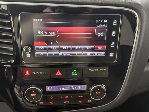Mitsubishi Outlander PHEV SE AWD 2018-17