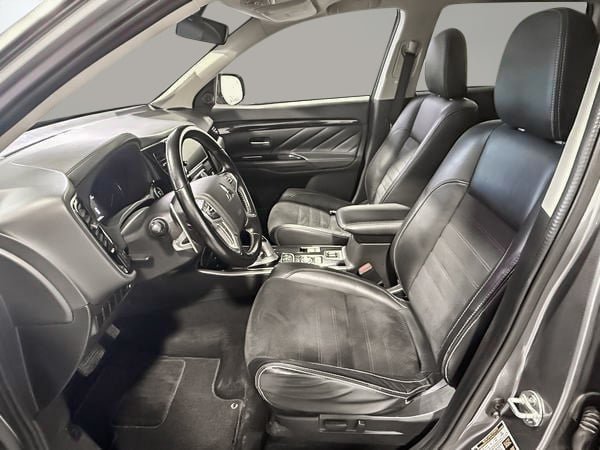 Mitsubishi Outlander PHEV SE AWD 2018-12