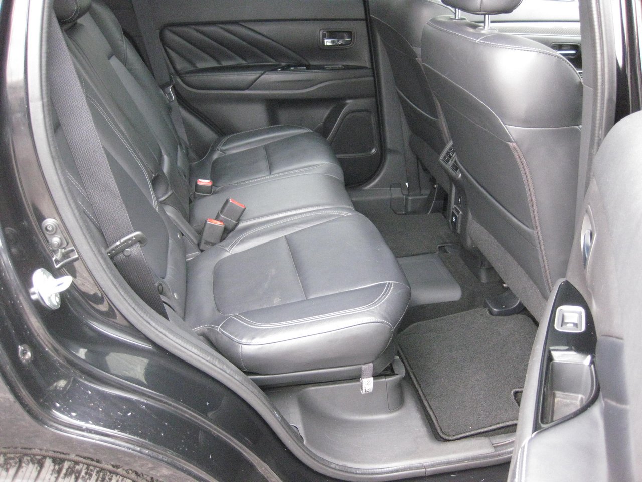 Mitsubishi Outlander PHEV SEL 2020-21