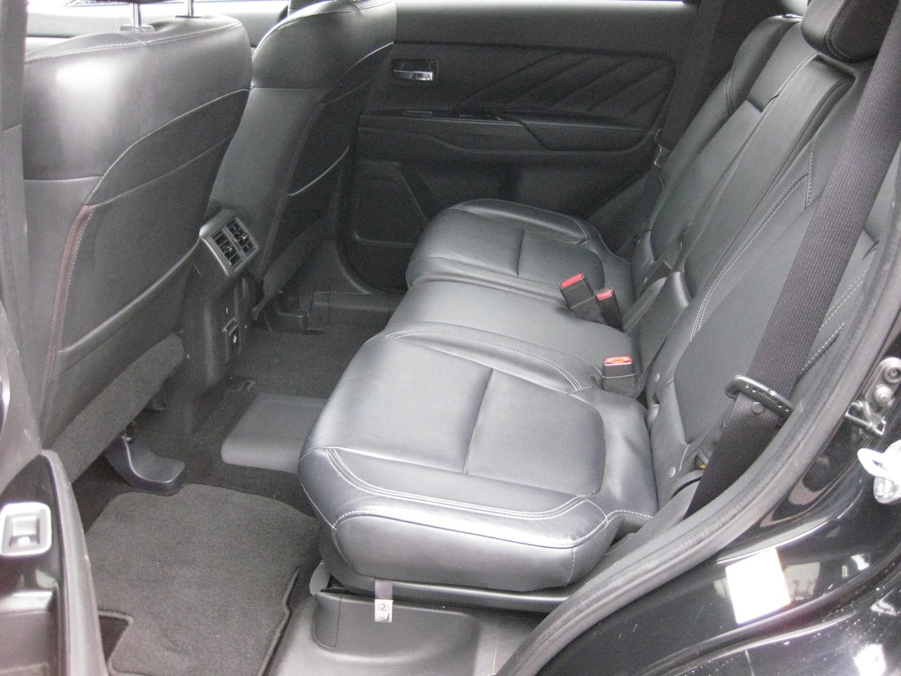 Mitsubishi Outlander PHEV SEL 2020-10