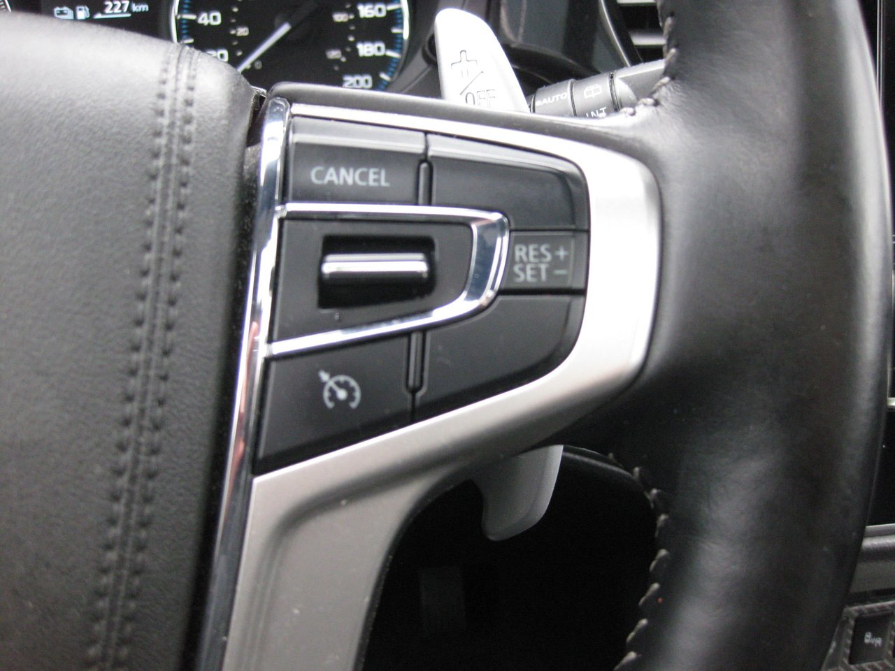 Mitsubishi Outlander PHEV SEL 2020-13