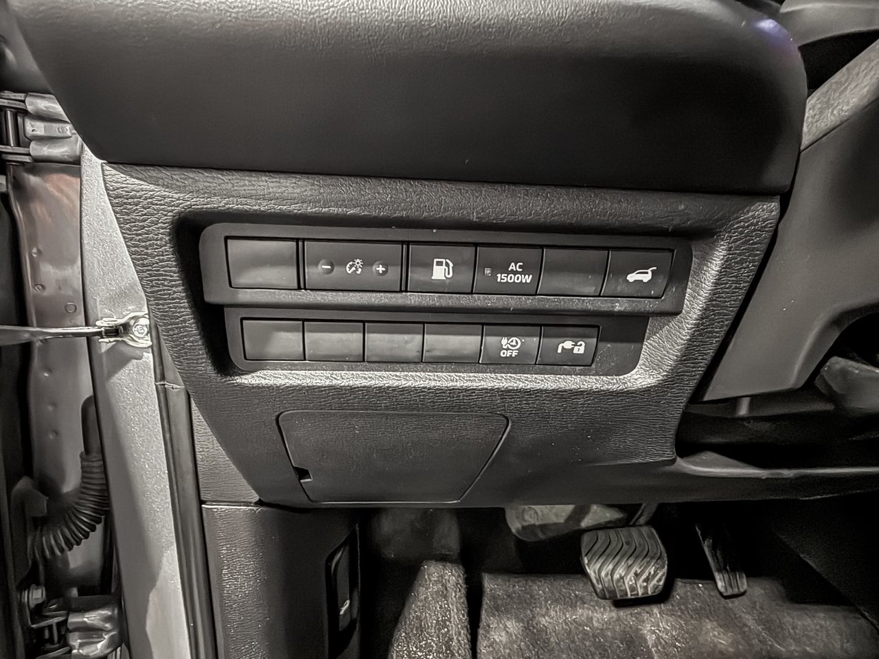 Mitsubishi Outlander Plug-In Hybrid SEL 2024-13