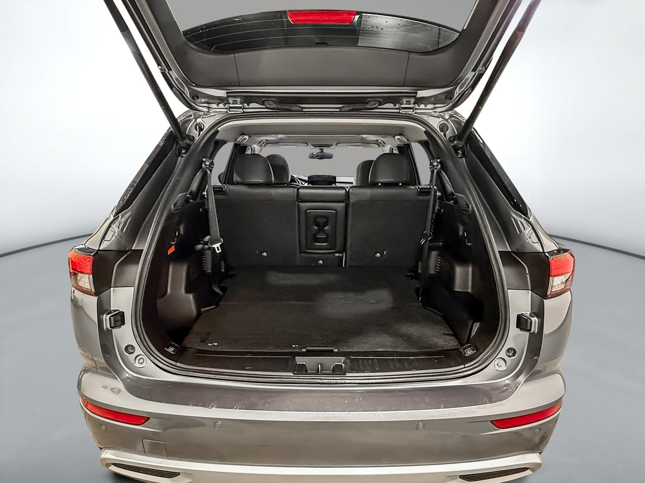 Mitsubishi Outlander Plug-In Hybrid SEL 2024-26