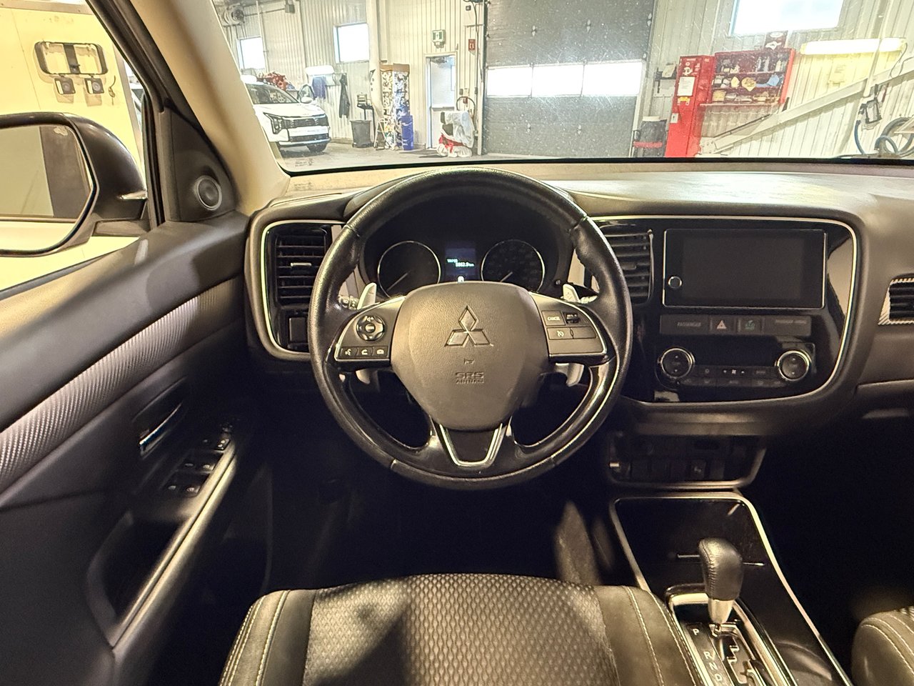 2017 Mitsubishi Outlander SE-14
