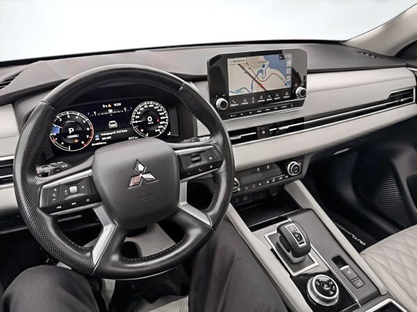 2022 Mitsubishi Outlander SEL-24