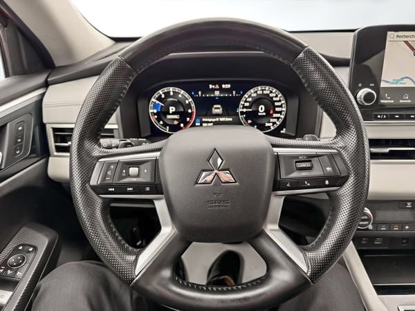 2022 Mitsubishi Outlander SEL-17