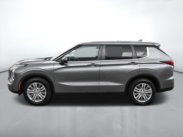 2022 Mitsubishi Outlander ES-2