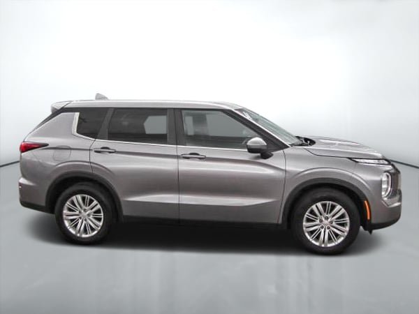 2022 Mitsubishi Outlander ES-5