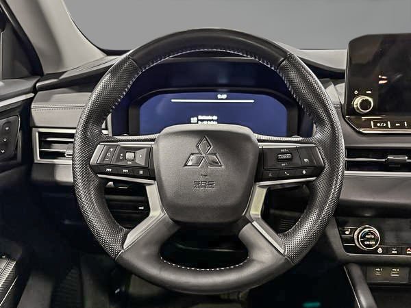 Mitsubishi Outlander SEL 2023-14