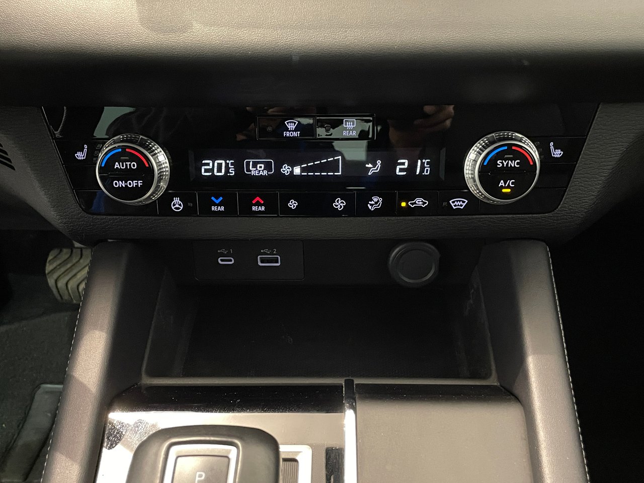 Mitsubishi Outlander SEL AWD / 7 PASSAGERS 2023-22