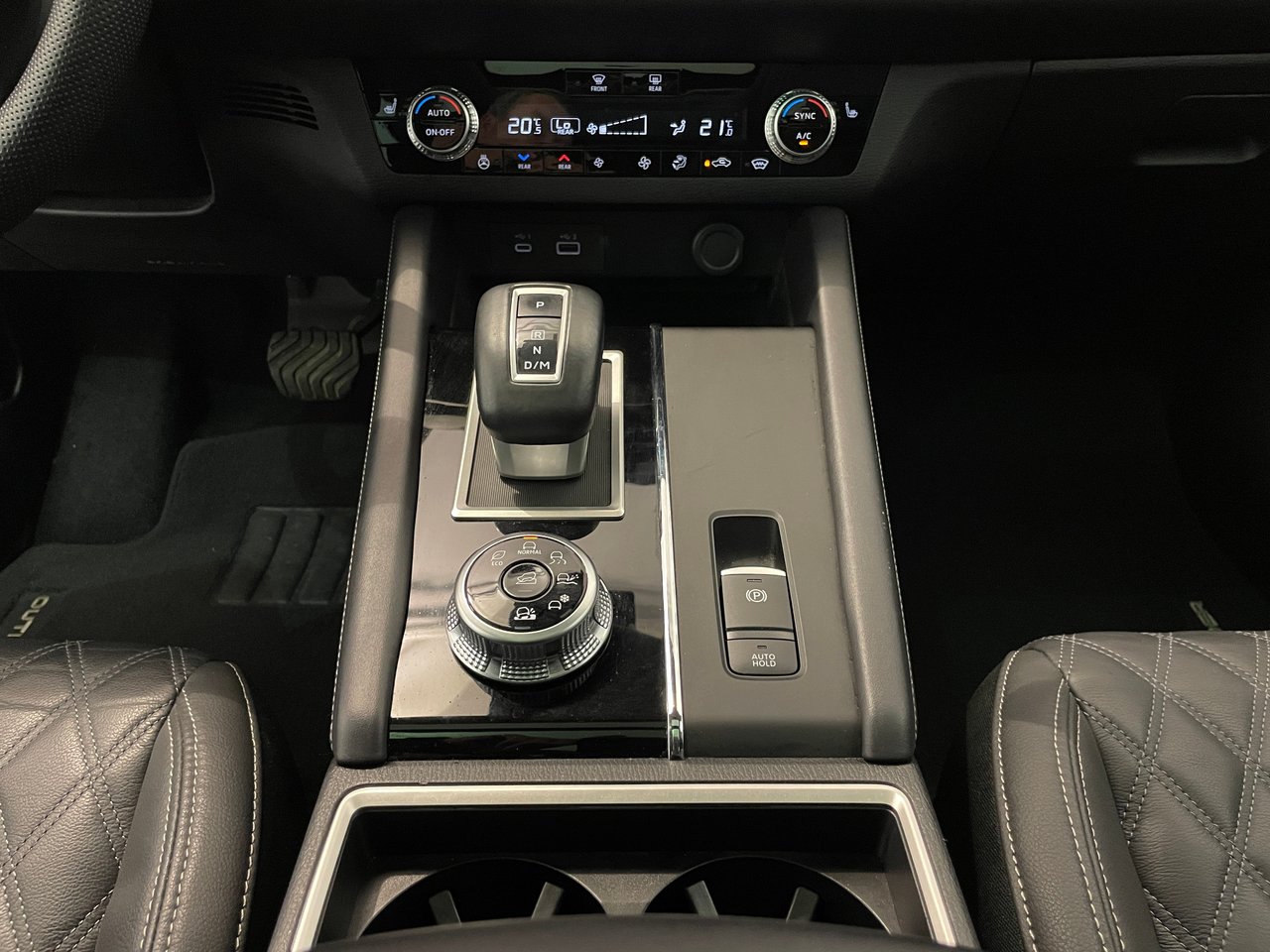 Mitsubishi Outlander SEL AWD / 7 PASSAGERS 2023-23