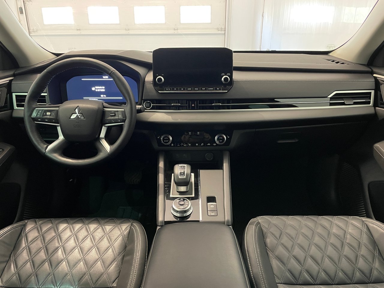 Mitsubishi Outlander SEL AWD / 7 PASSAGERS 2023-7