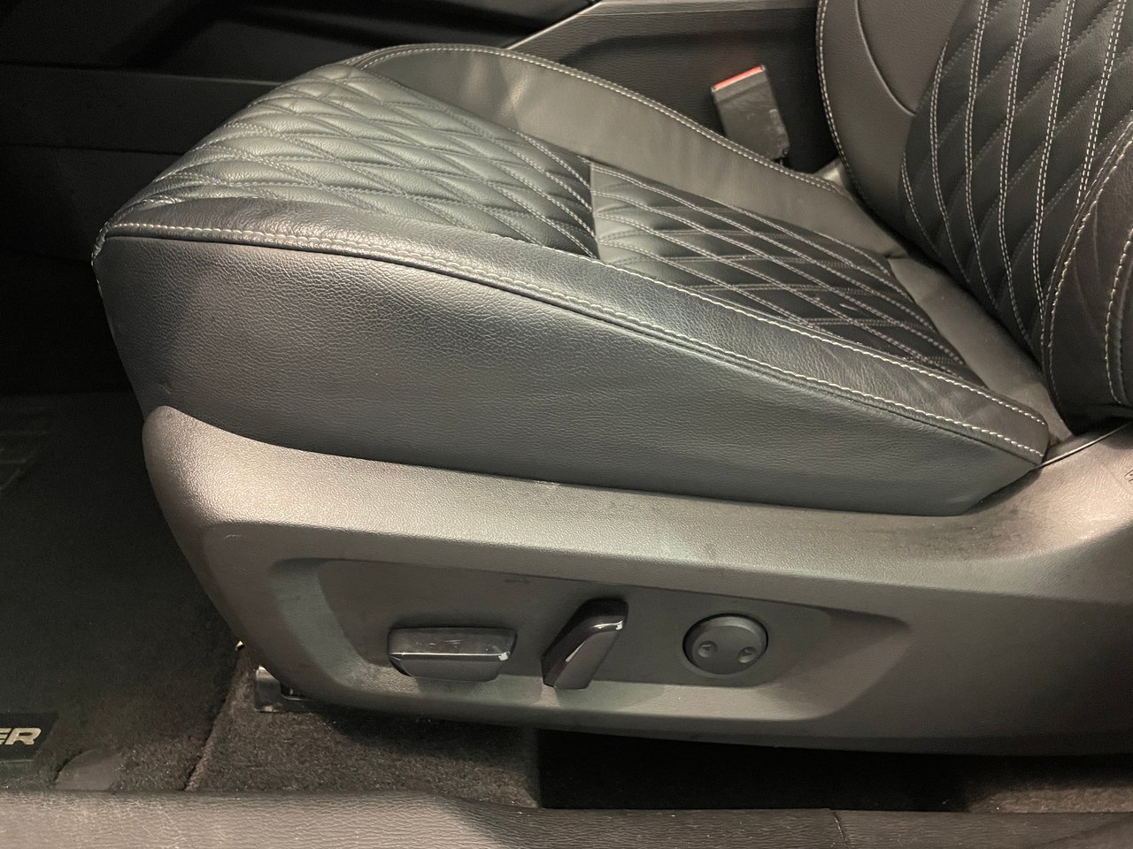 Mitsubishi Outlander SEL AWD / 7 PASSAGERS 2023-11
