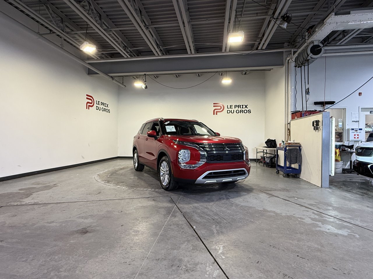 2024 Mitsubishi Outlander SE-0