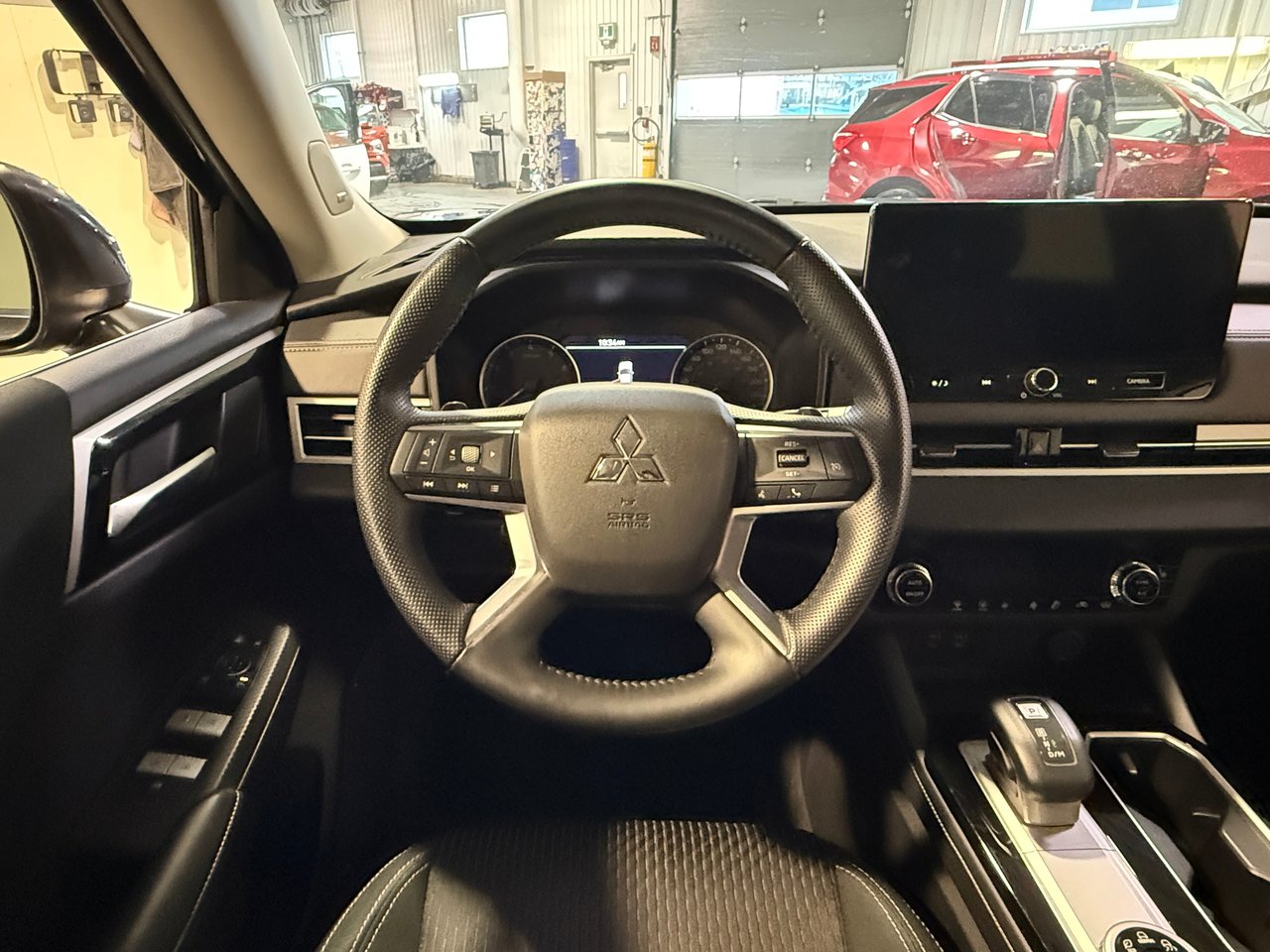 2025 Mitsubishi Outlander ES-13