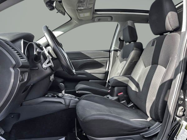 Mitsubishi RVR GT 2015-11