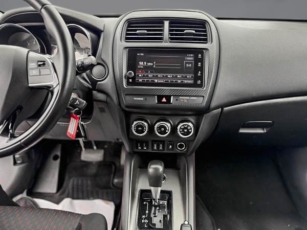 2018 Mitsubishi RVR SE-10