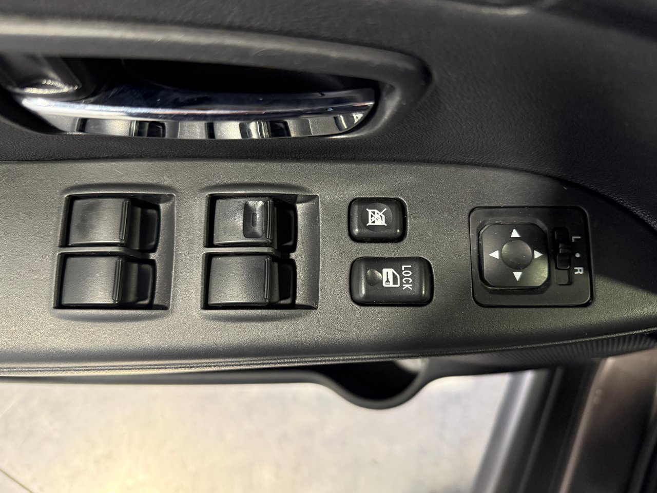 2019 Mitsubishi RVR SE-11