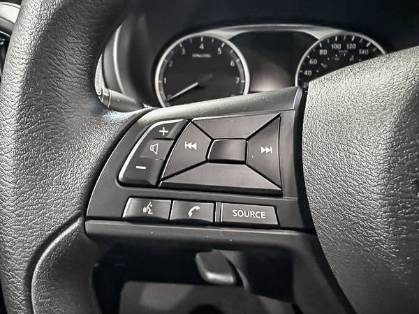 2025 Nissan Kicks Play S-14