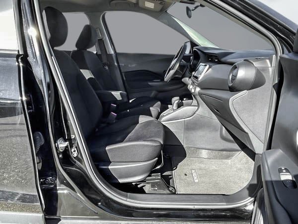 Nissan Kicks Play S 2025-23