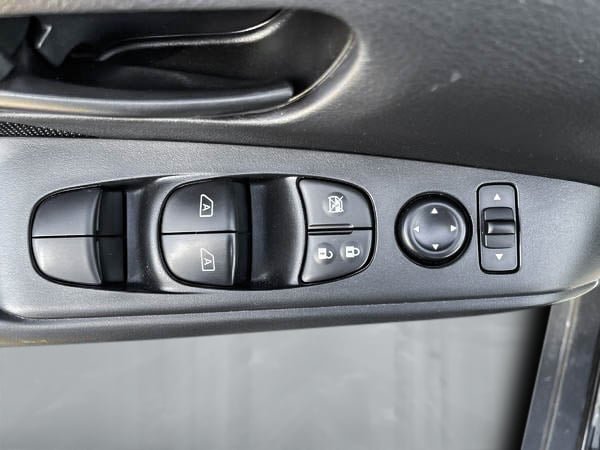 Nissan Kicks Play S 2025-9