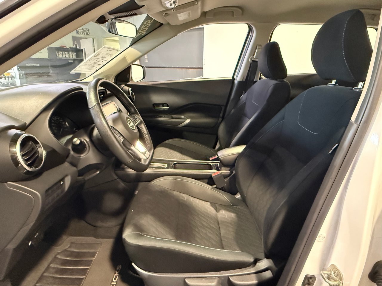 2025 Nissan Kicks Play SV-13