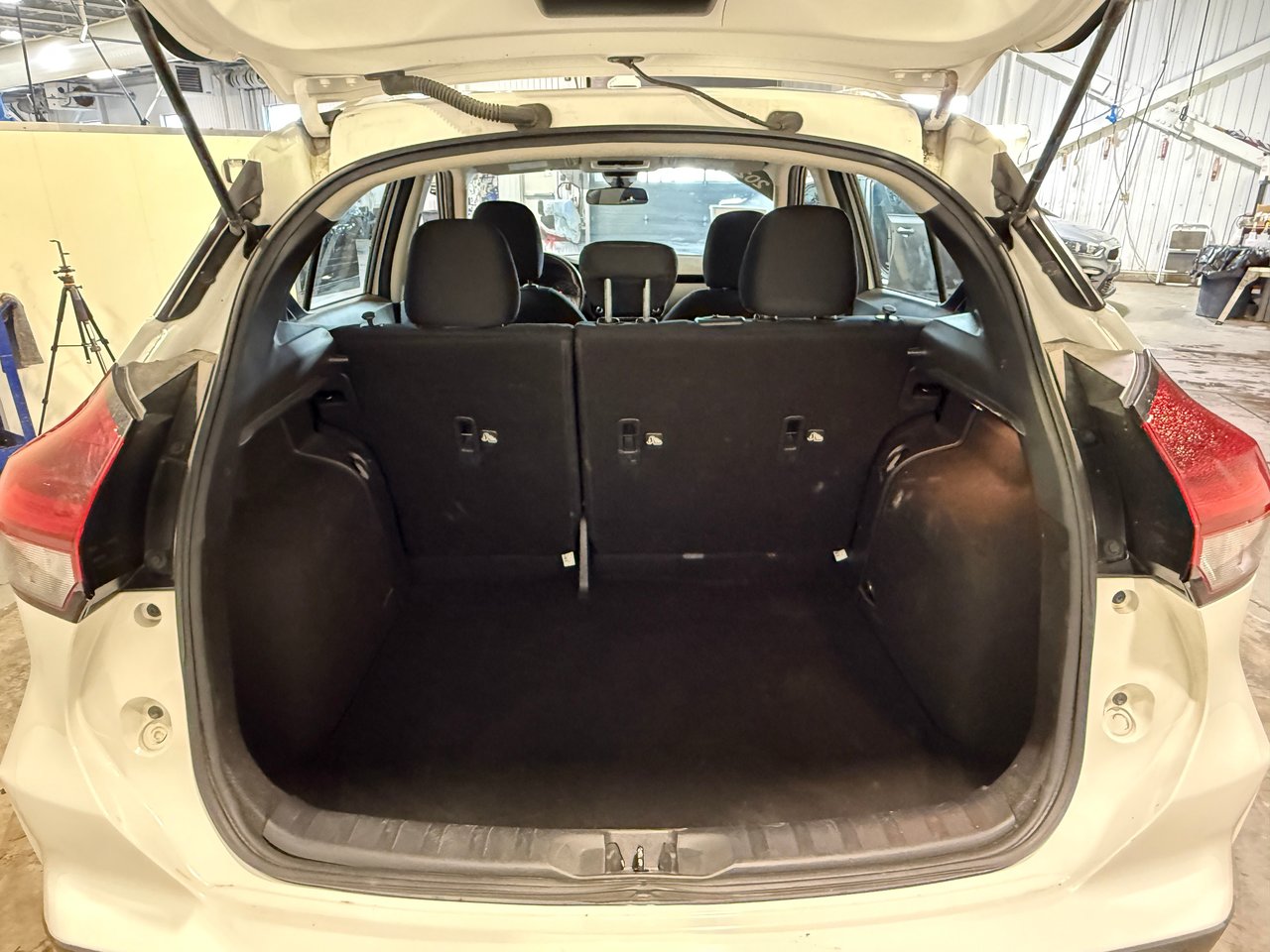 2025 Nissan Kicks Play SV-25