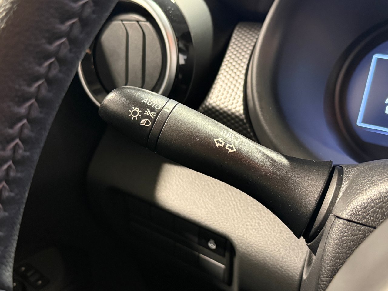 Nissan Kicks Play SV 2025-17