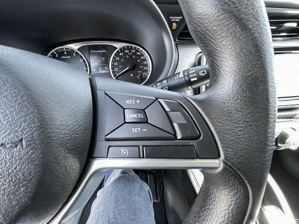 2019 Nissan Kicks S-12