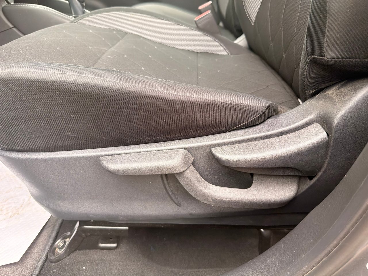 Nissan Kicks SV 2020-14