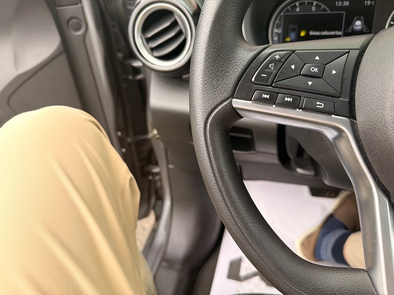 Nissan Kicks SV 2020-17