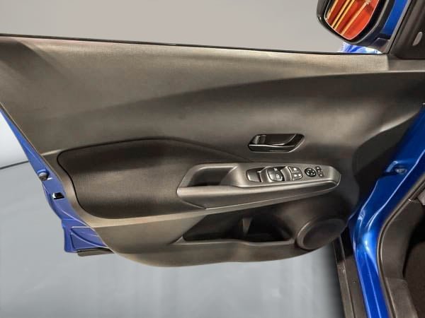 Nissan Kicks S 2023-10