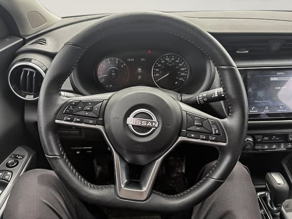 Nissan Kicks SV 2023-9