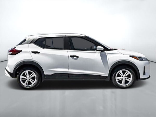 2023 Nissan Kicks S-1