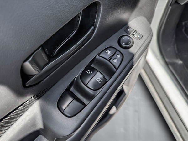 2023 Nissan Kicks S-9