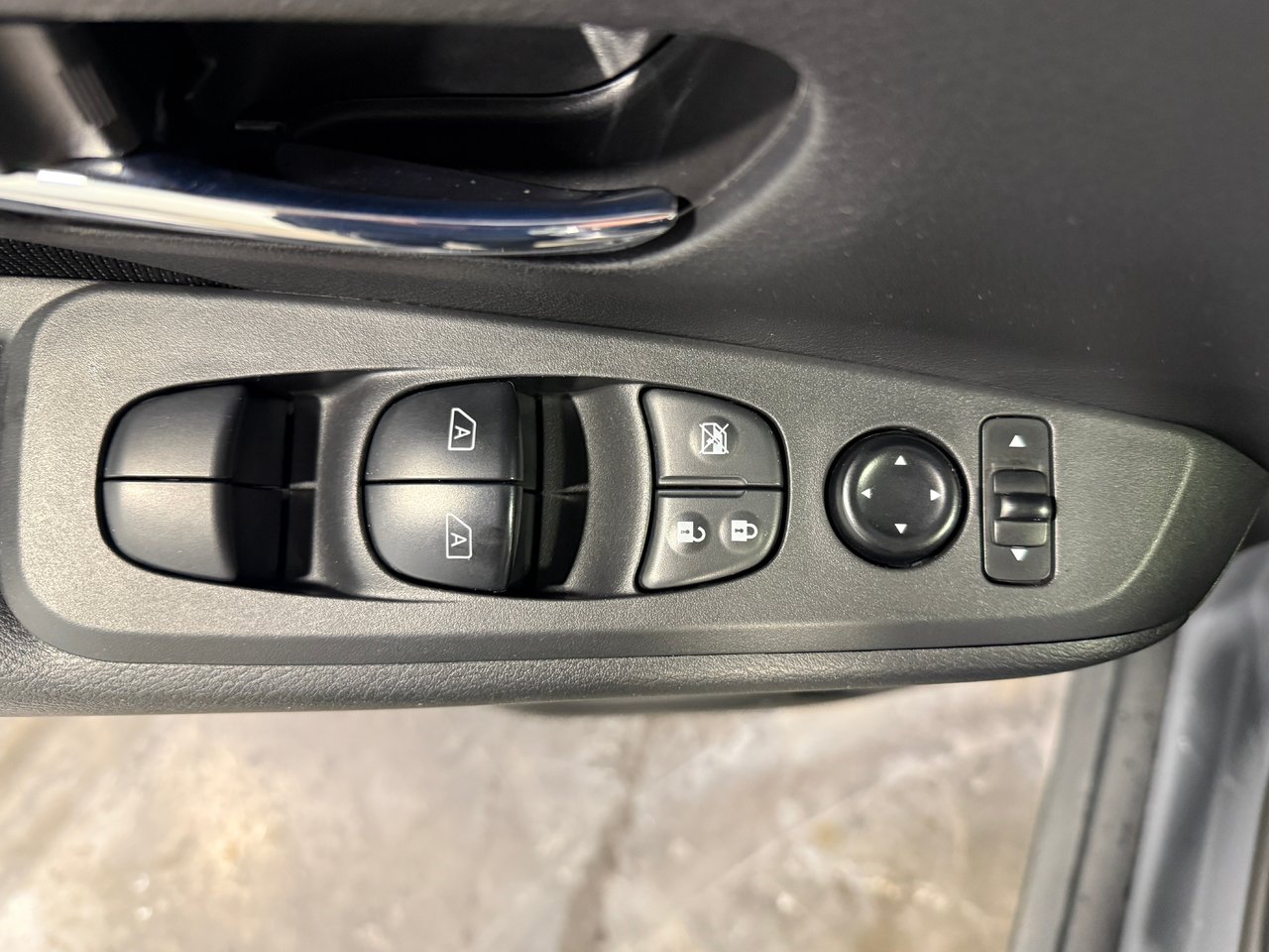 Nissan Kicks SV 2023-11