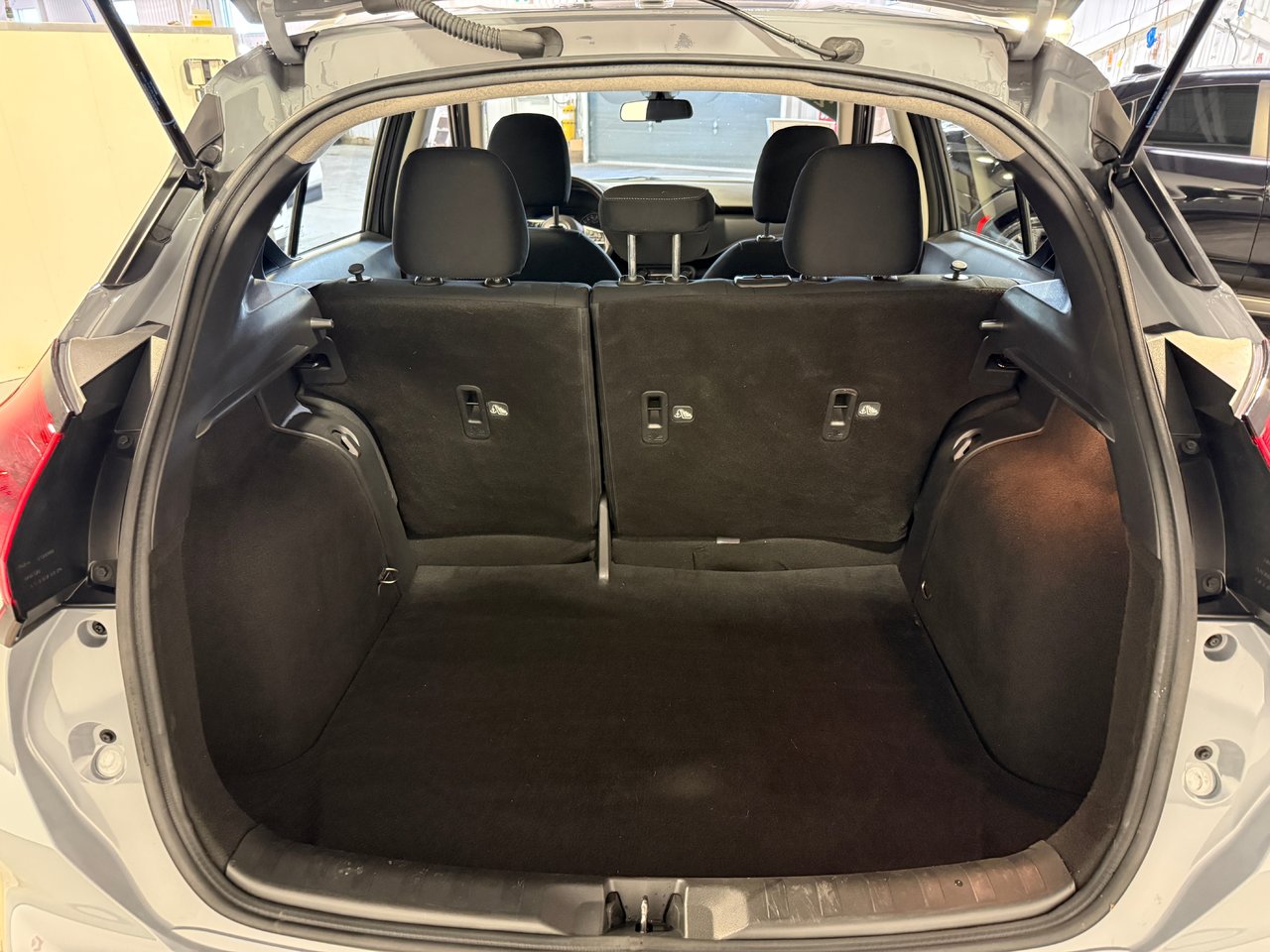 Nissan Kicks SV 2023-25