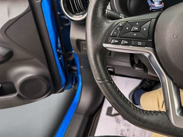 Nissan Kicks SV 2023-18