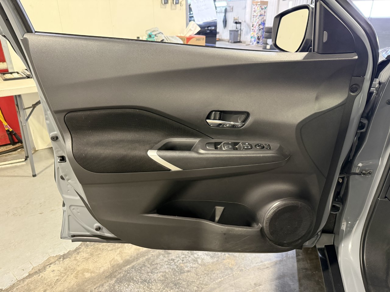 2023 Nissan Kicks SV-10