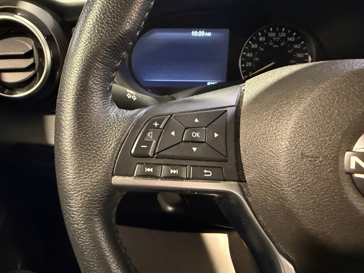Nissan Kicks SV 2024-15