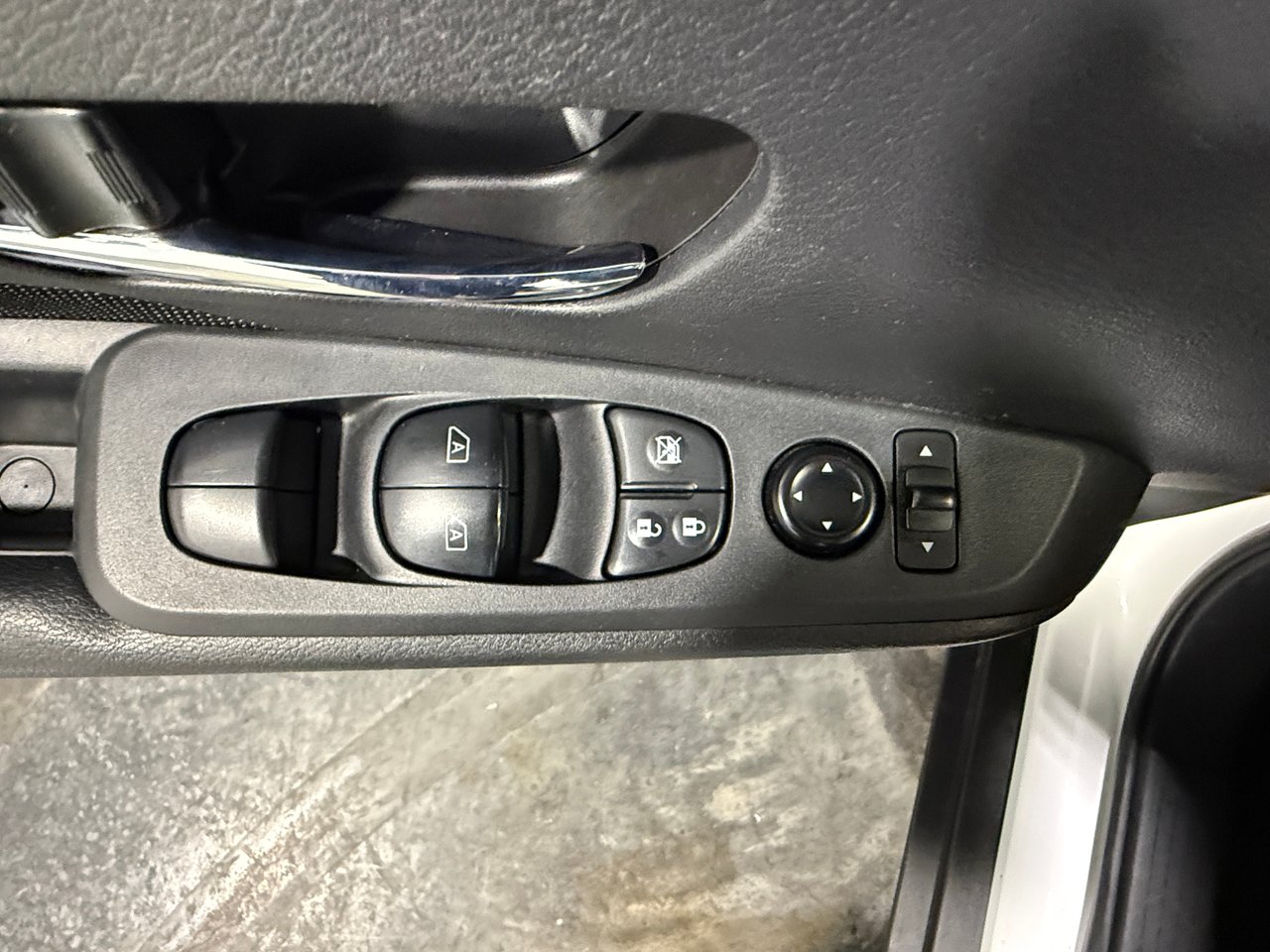 Nissan Kicks SV 2024-11
