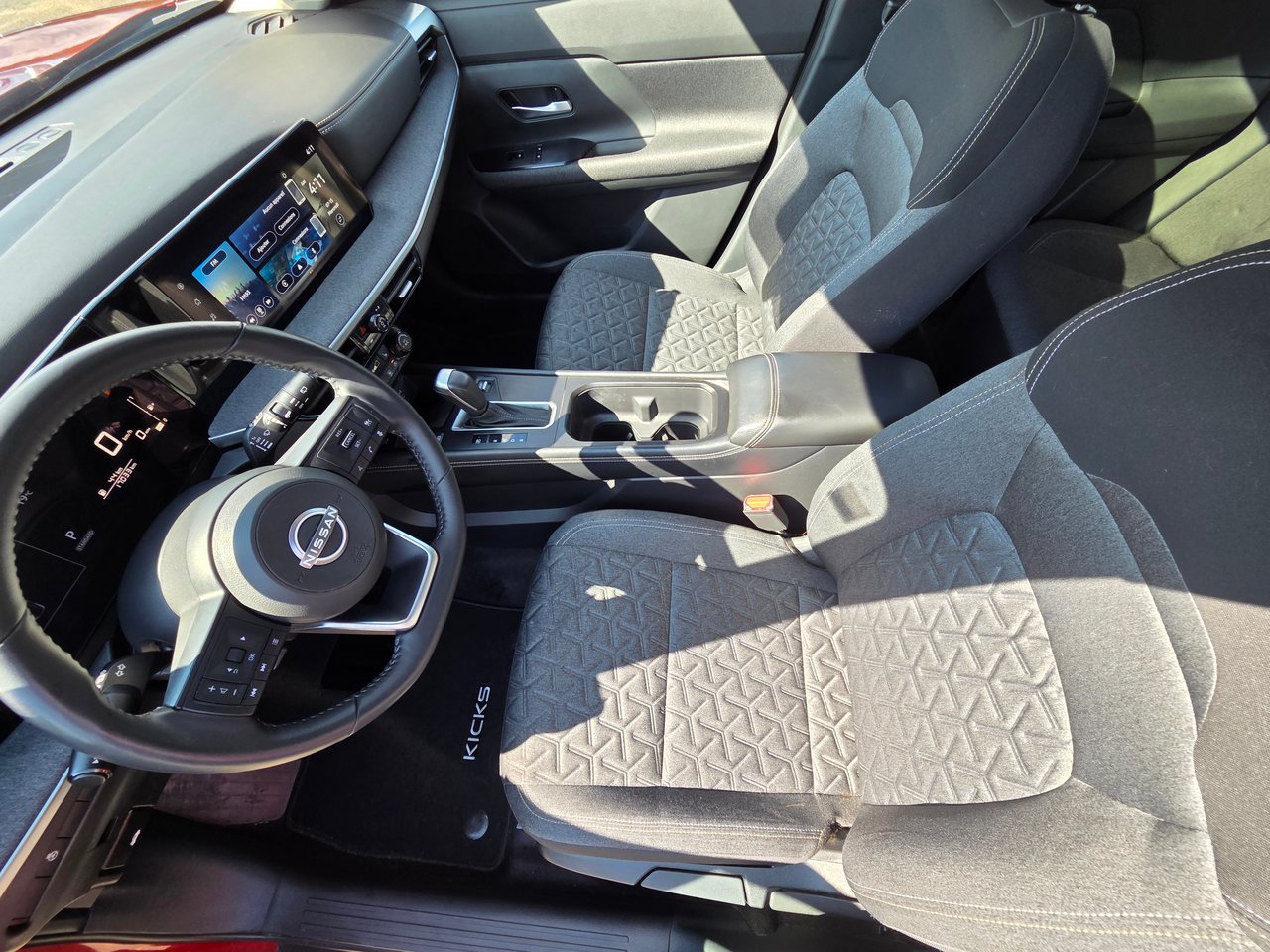 Nissan Kicks SV PRIVILEGE 2025-10